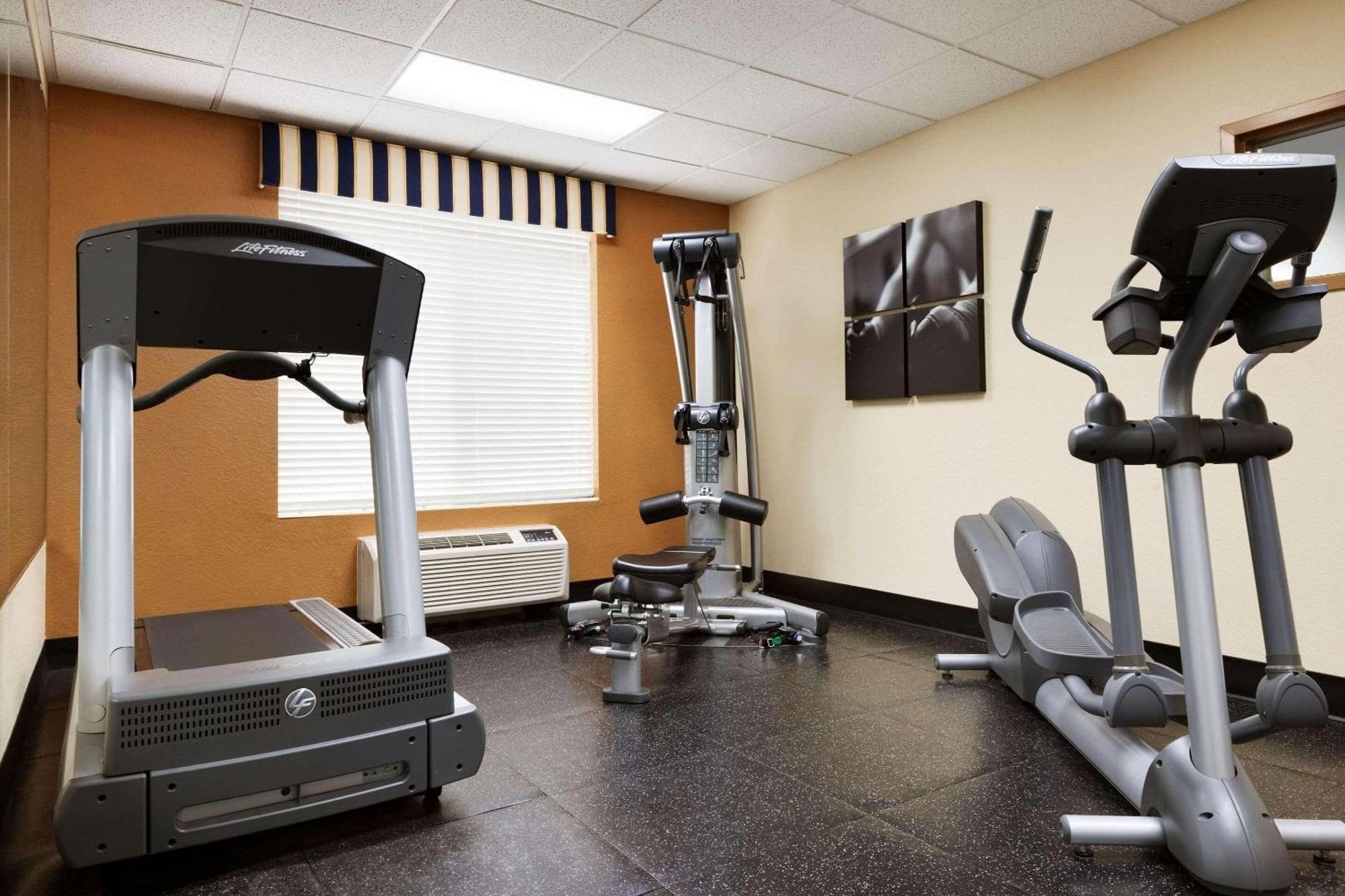 Country Inn & Suites By Radisson, Lexington, Va Esterno foto
